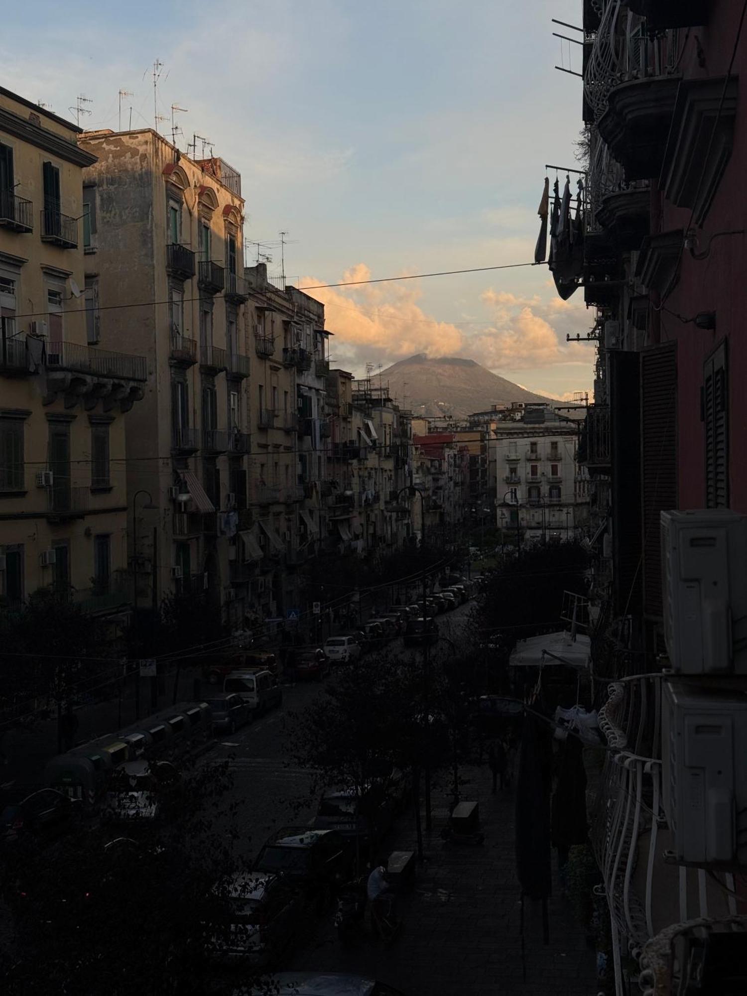Valentino Caracciolo 105 Apartment Napoli Exterior foto